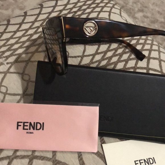 Fendi New Sunglasses - Picture 13 of 15